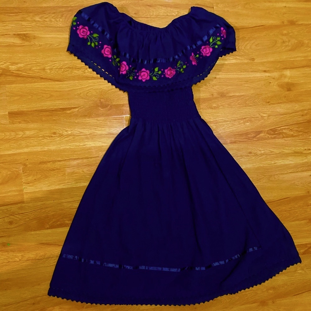Women’s Traditional Mexican Dress